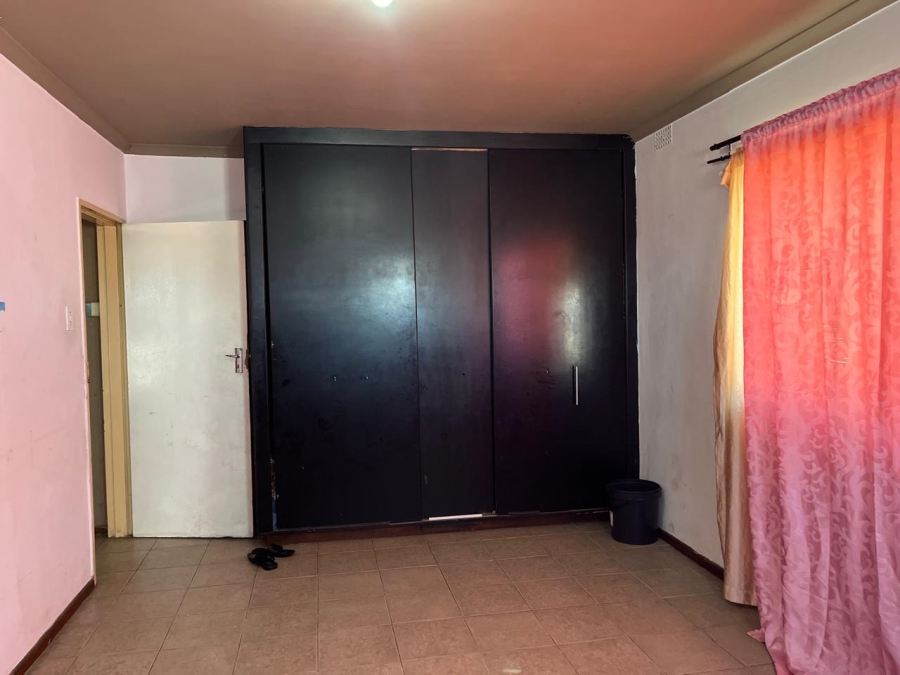  Bedroom Property for Sale in Cravenby Western Cape